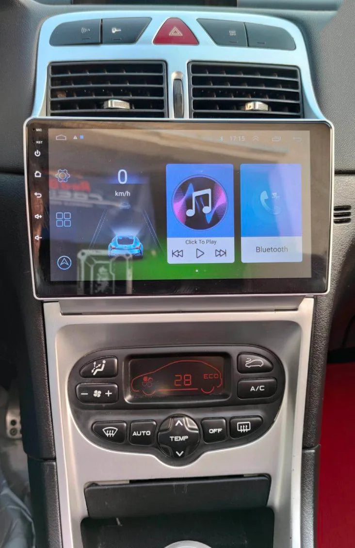 Écran CarPlay 9 pouces installé dans la console centrale d'une Peugeot 307 — console identique sur la 307 SW