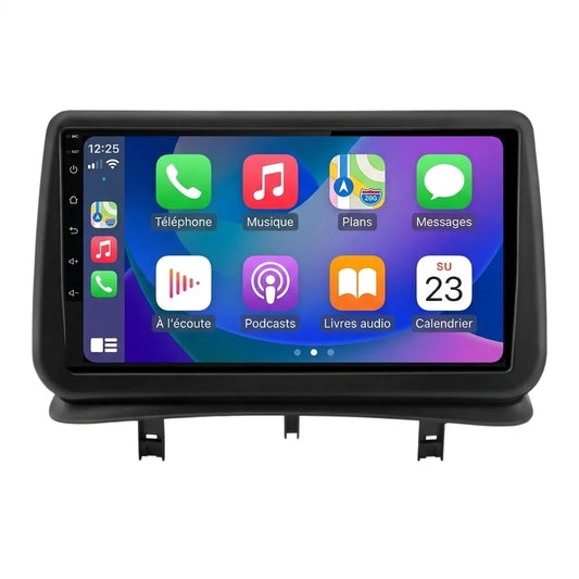 Autoradio CarPlay Android Auto Renault Clio 3 (2005-2014), écran tactile 9 pouces sur son support qui remplace l'afficheur du haut, vue de face sur fond blanc