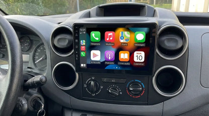 Simulation : autoradio CarPlay 9 pouces installé dans la console d'un Citroën Berlingo 2, identique à celle du Peugeot Partner 2, Apple CarPlay en français