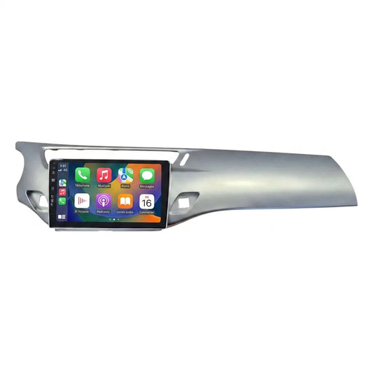 Autoradio CarPlay Android Auto Citroën DS3 (2010-2019), écran tactile 9 pouces intégré au bandeau de tableau de bord gris argent, vue de face sur fond blanc