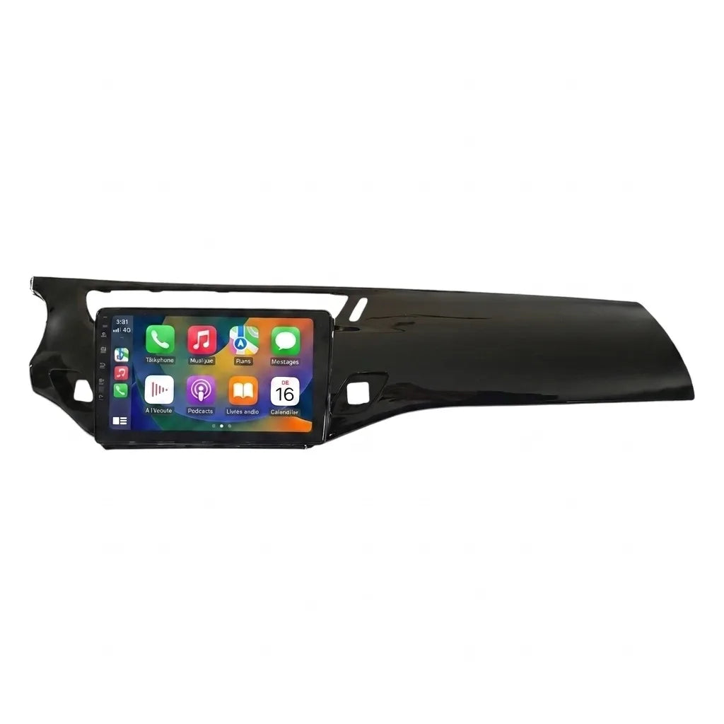 Autoradio CarPlay Android Auto Citroën DS3 (2010-2019), écran tactile 9 pouces intégré au bandeau de tableau de bord noir brillant, vue de face sur fond blanc