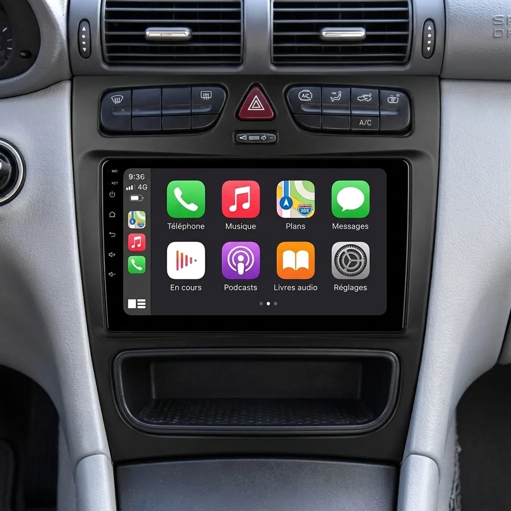 Autoradio CarPlay 9 pouces installé dans la console d'une Mercedes Classe C W203 phase 1 (2000-2004)
