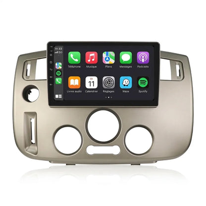 Autoradio CarPlay Android Auto Renault Scénic 2 et Grand Scénic 2 (2003-2009), écran tactile 9 pouces sur façade de console centrale spécifique coloris champagne, vue de face sur fond blanc