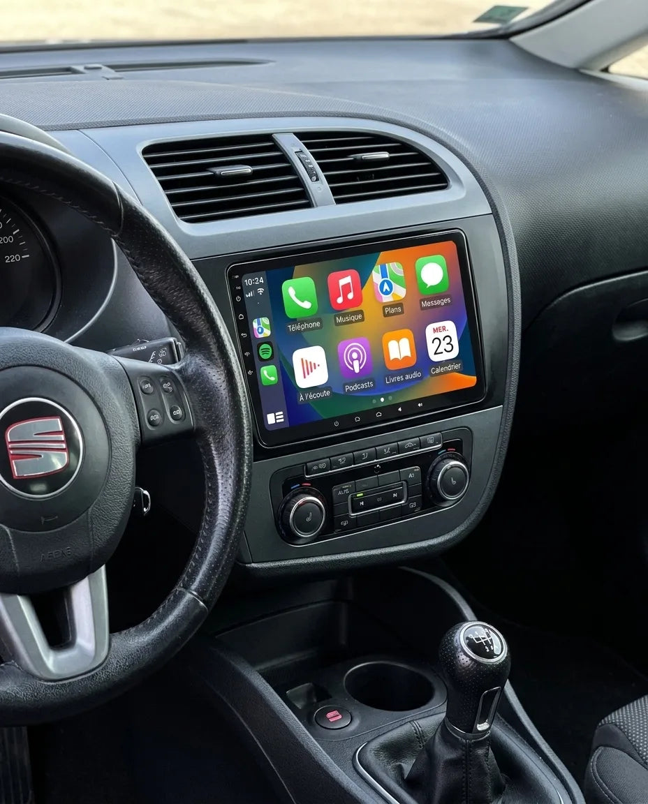 Simulation : autoradio CarPlay 9 pouces installé dans la console d'une Seat Leon 2 (2005-2012), Apple CarPlay en français