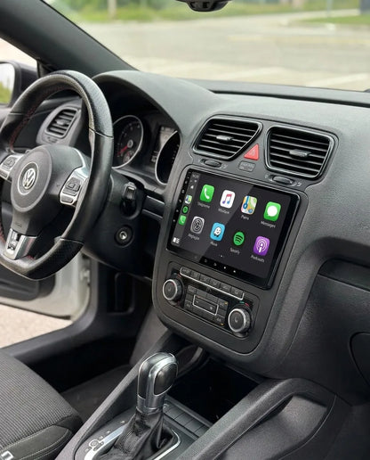 Simulation : autoradio CarPlay 9 pouces installé dans la console d'une Volkswagen Scirocco (2008-2017), Apple CarPlay en français