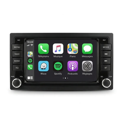 Autoradio CarPlay Android Auto Volkswagen Transporter T5 phase 1 (2003-2009), écran tactile 7 pouces au format du poste d'origine, vue de face sur fond blanc