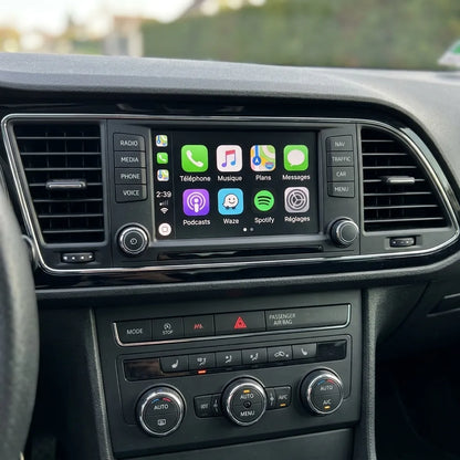Boîtier CarPlay sans fil Seat Leon 3 : Apple CarPlay affiché sur l'écran Seat d'origine, touches et climatisation d'origine conservées